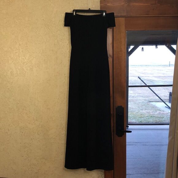 Lulu’s Black Off the Shoulder Alleyoop Jumpsuit - Picture 7 of 14